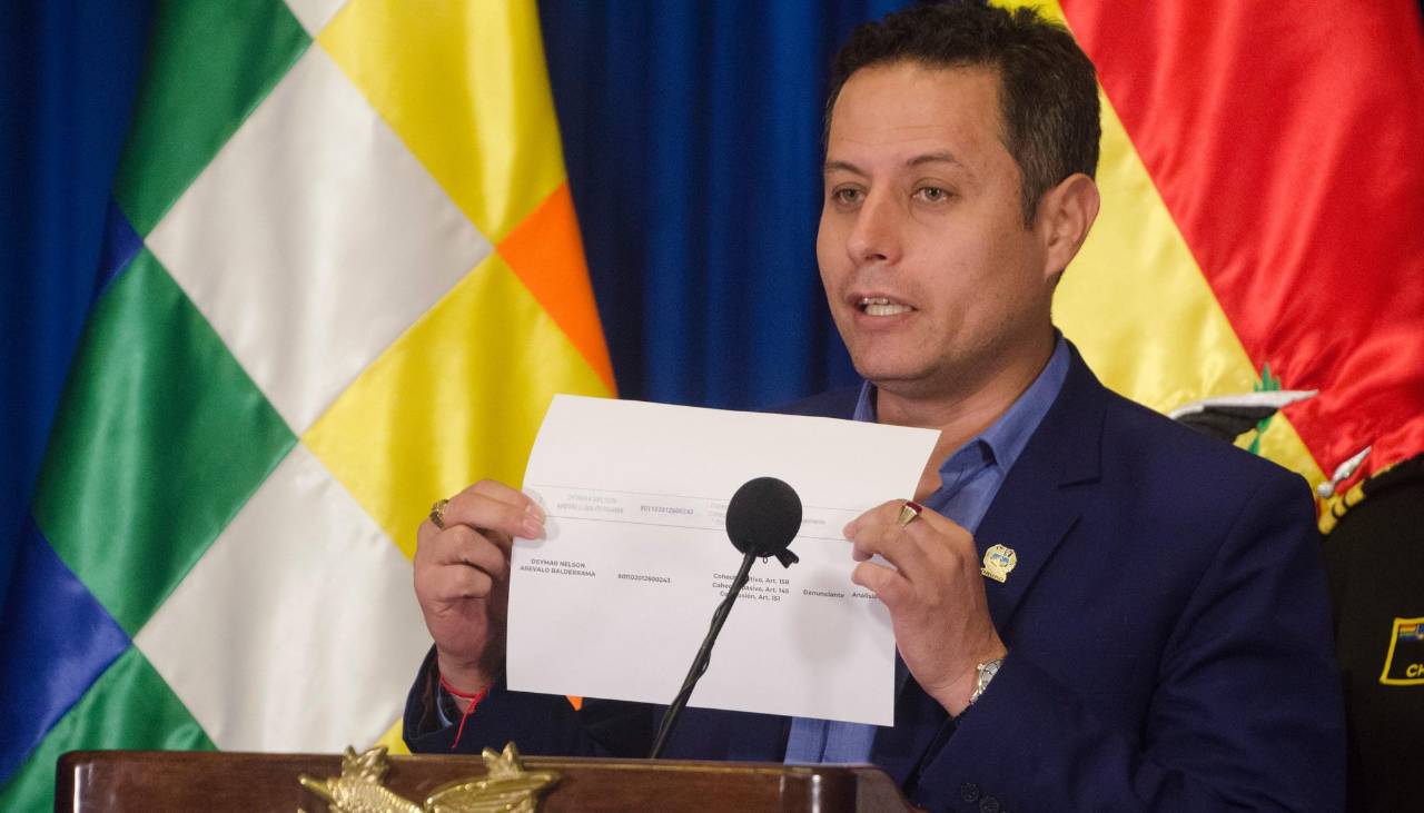 Presidente del Senado insta a Lara a suspender convocatoria a interpelación “ante riesgo de cometer acciones contra la ley”