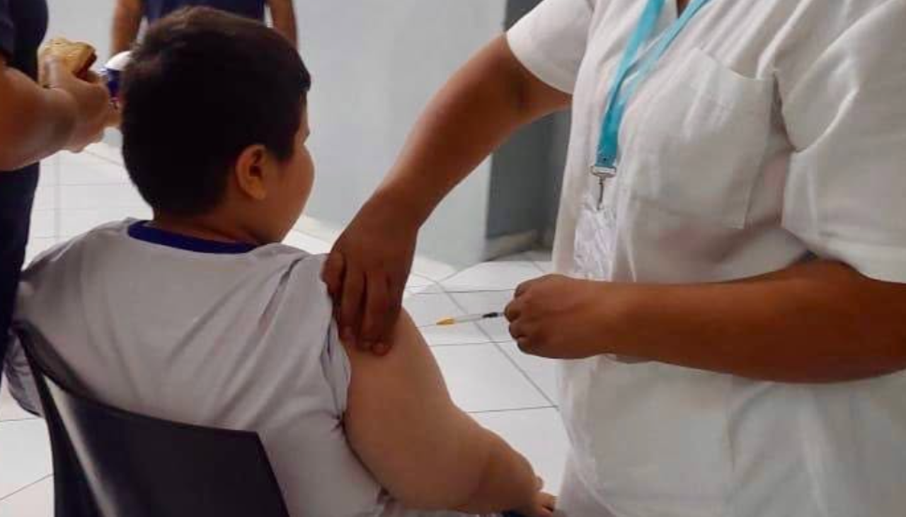 Santa Cruz: Sedes y Educación convocan a vacunar a estudiantes contra el sarampión y la influenza 