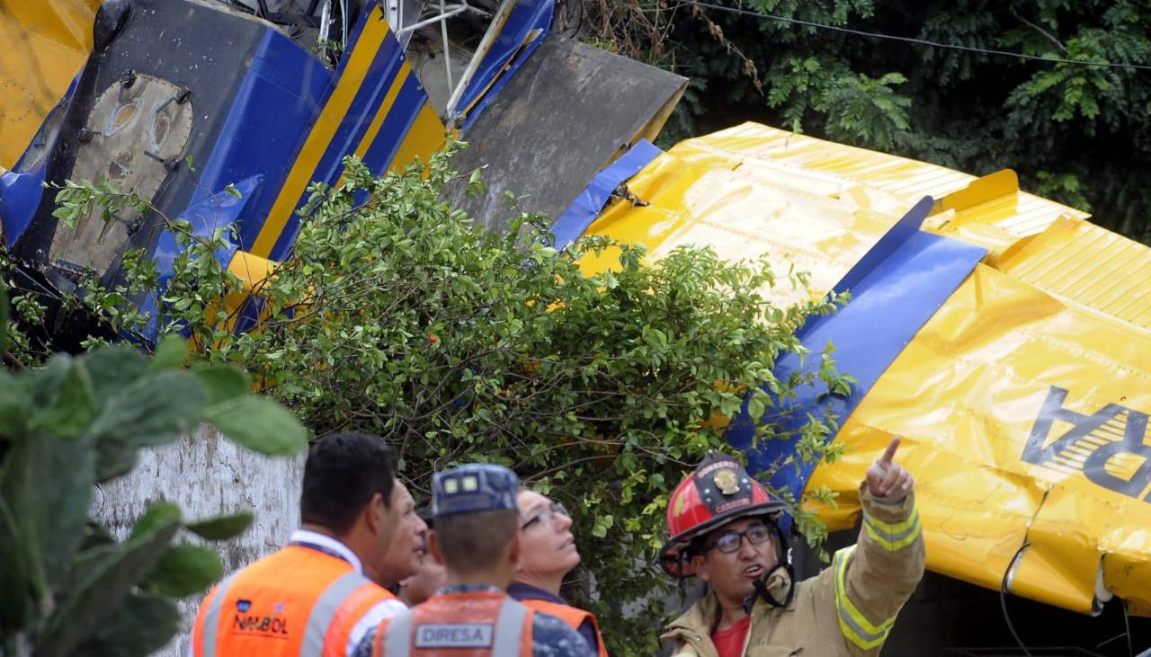 Video: Así fue el momento exacto de la caída de la avioneta sobre una vivienda en Santa Cruz