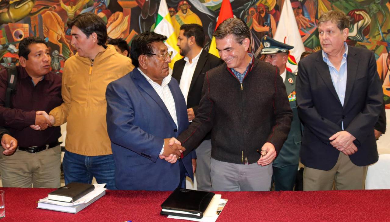 Estos son los puntos clave del acuerdo firmado entre el Gobierno y la Confederación de Choferes