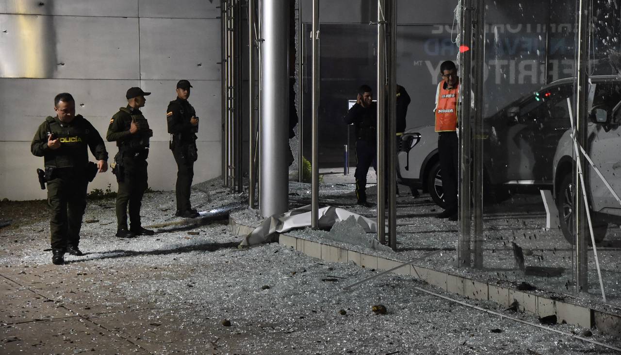 Atentado guerrillero deja 14 heridos en Colombia a días de la investidura presidencial