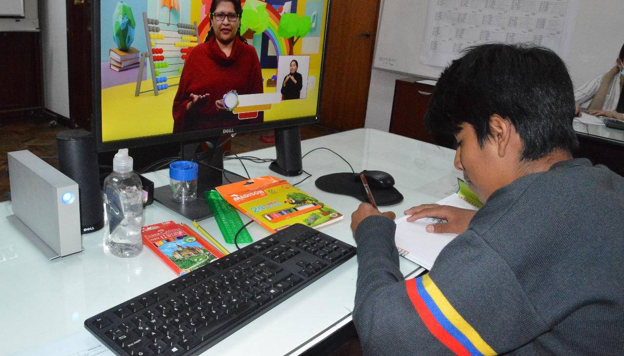 Santa Cruz de la Sierra tendrá clases a distancia el lunes por el paro del transporte, señala el director departamental