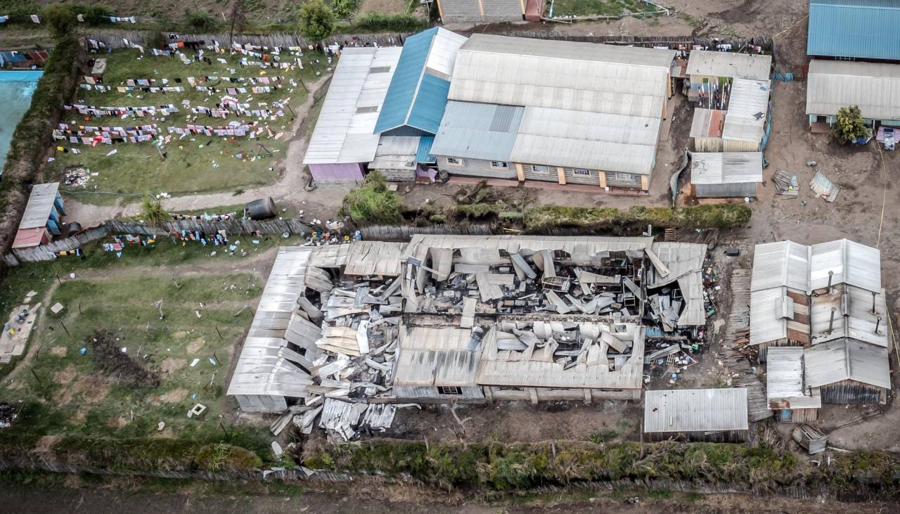 Al menos 17 niños muertos y 70 desaparecidos tras incendio de una escuela en Kenia