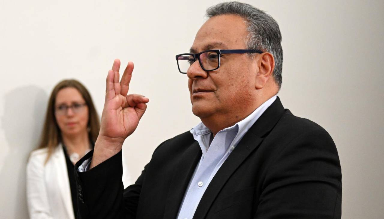 ¿Quién es Erick Sanjinés Chávez, el economista nombrado ministro de Educación?