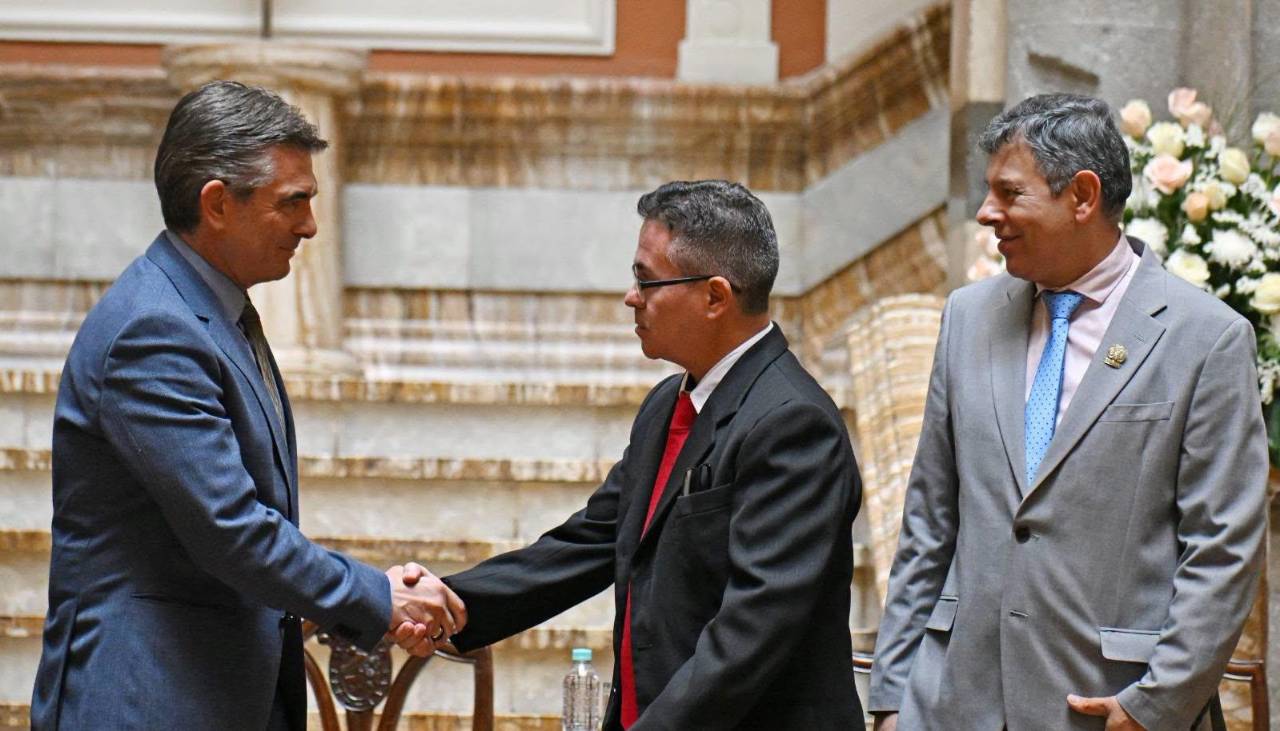 Ávila rompe el silencio y revela que Paz sugirió el nombre de Urioste para fiscal general interino