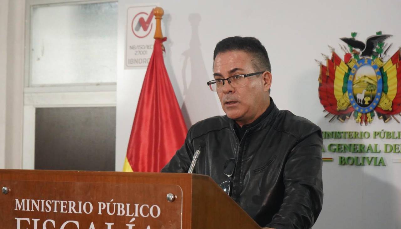 Diputado explica cómo surgió el nombre de Urioste para fiscal general