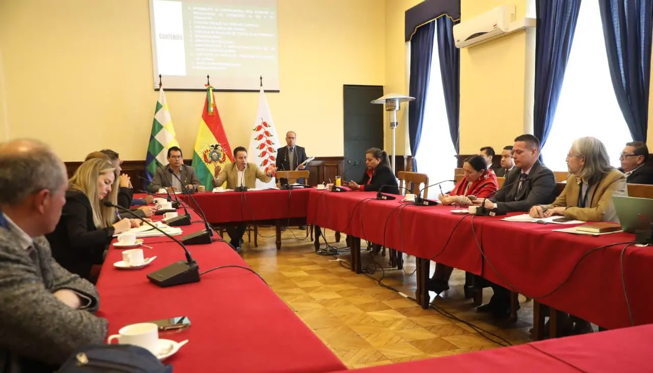 Ley corta para el TCP y comicios judiciales hasta junio, las dos medidas que acuerdan los jefes de bancada, según Yarhui