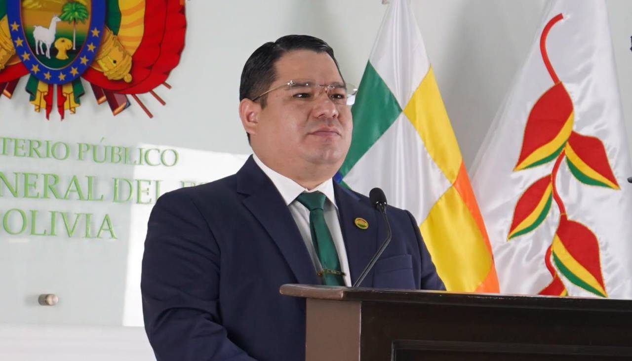Fiscal general del Estado saluda a Ávila y dice que para él es “el presidente Constitucional de Bolivia”