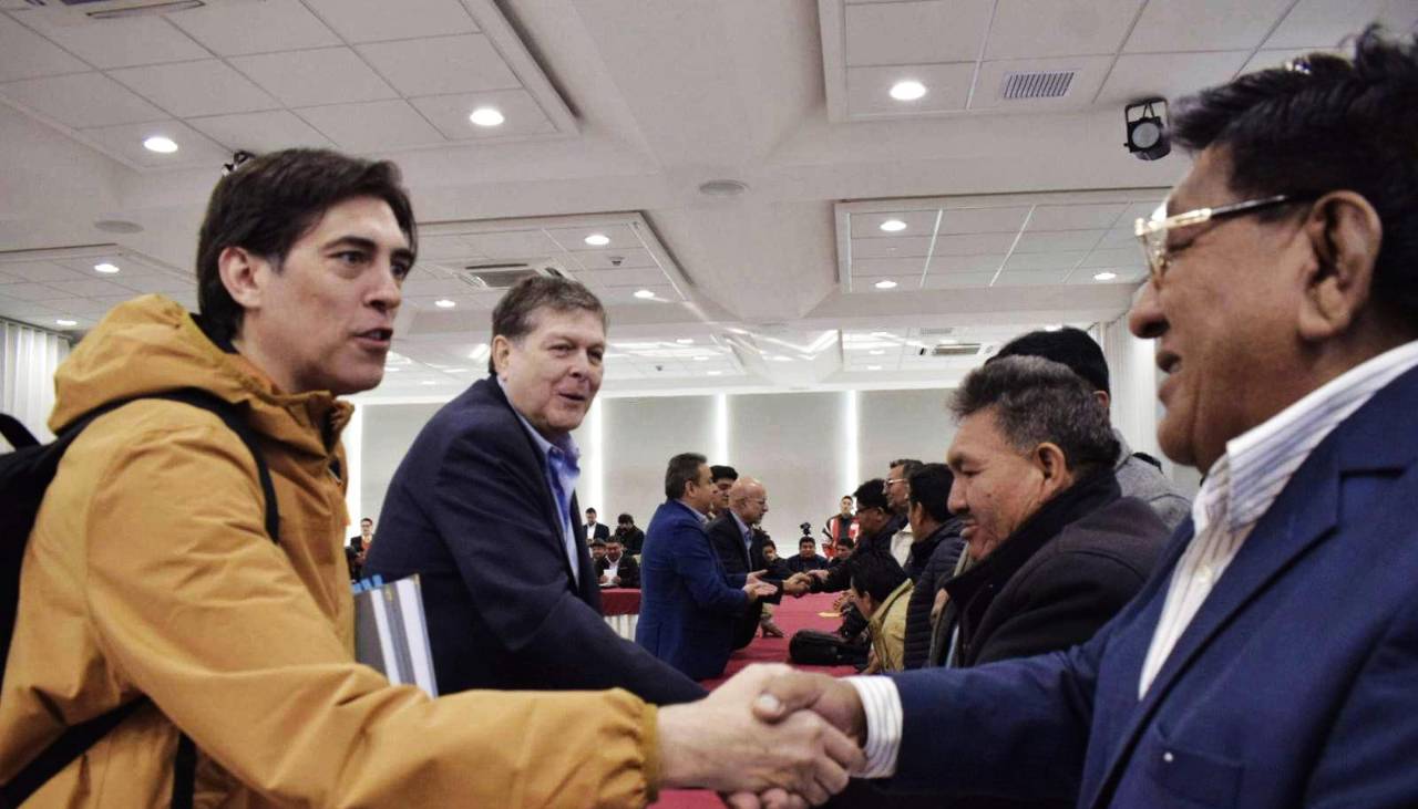 “La garantía es la firma del presidente”: Choferes anuncian acuerdo y suspensión del paro