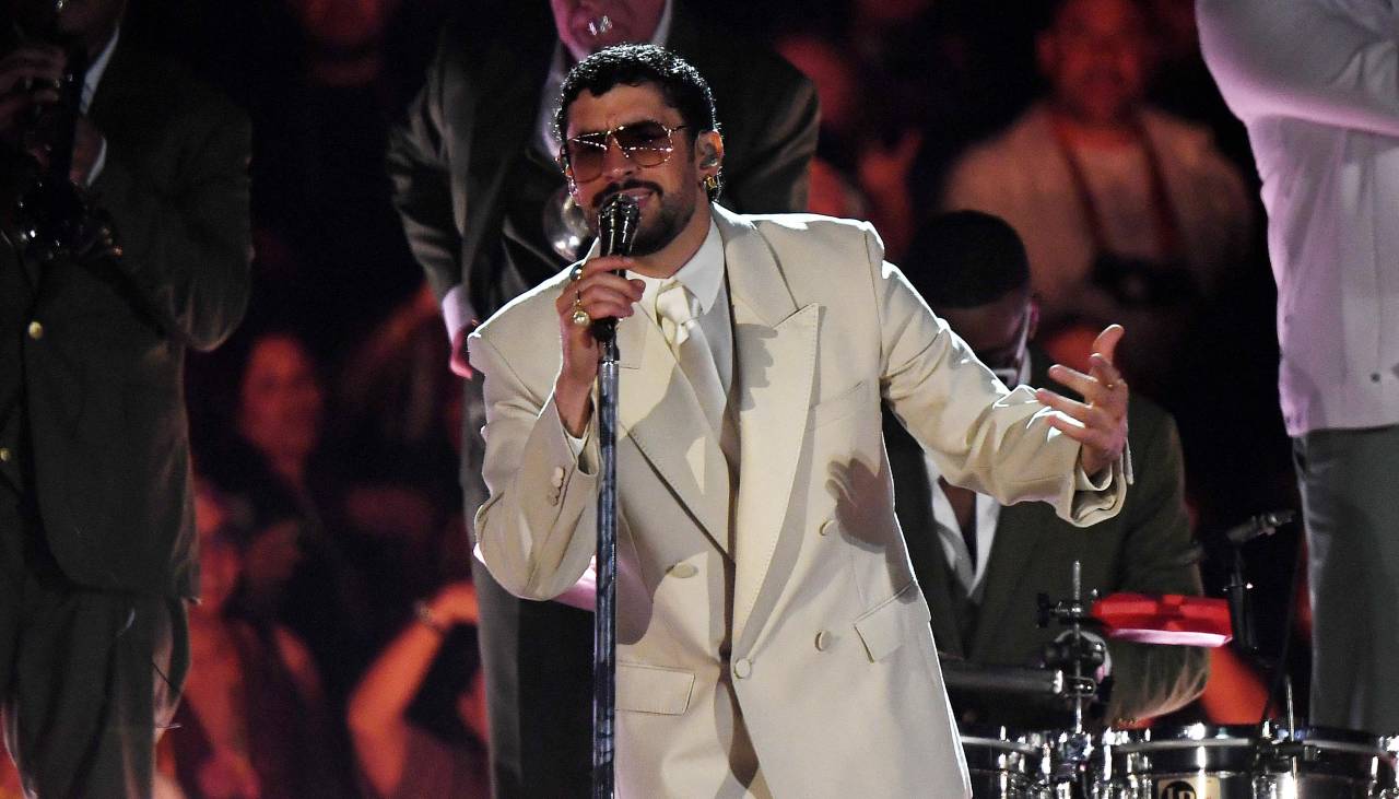 ¿A qué hora cantará Bad Bunny en el Super Bowl?