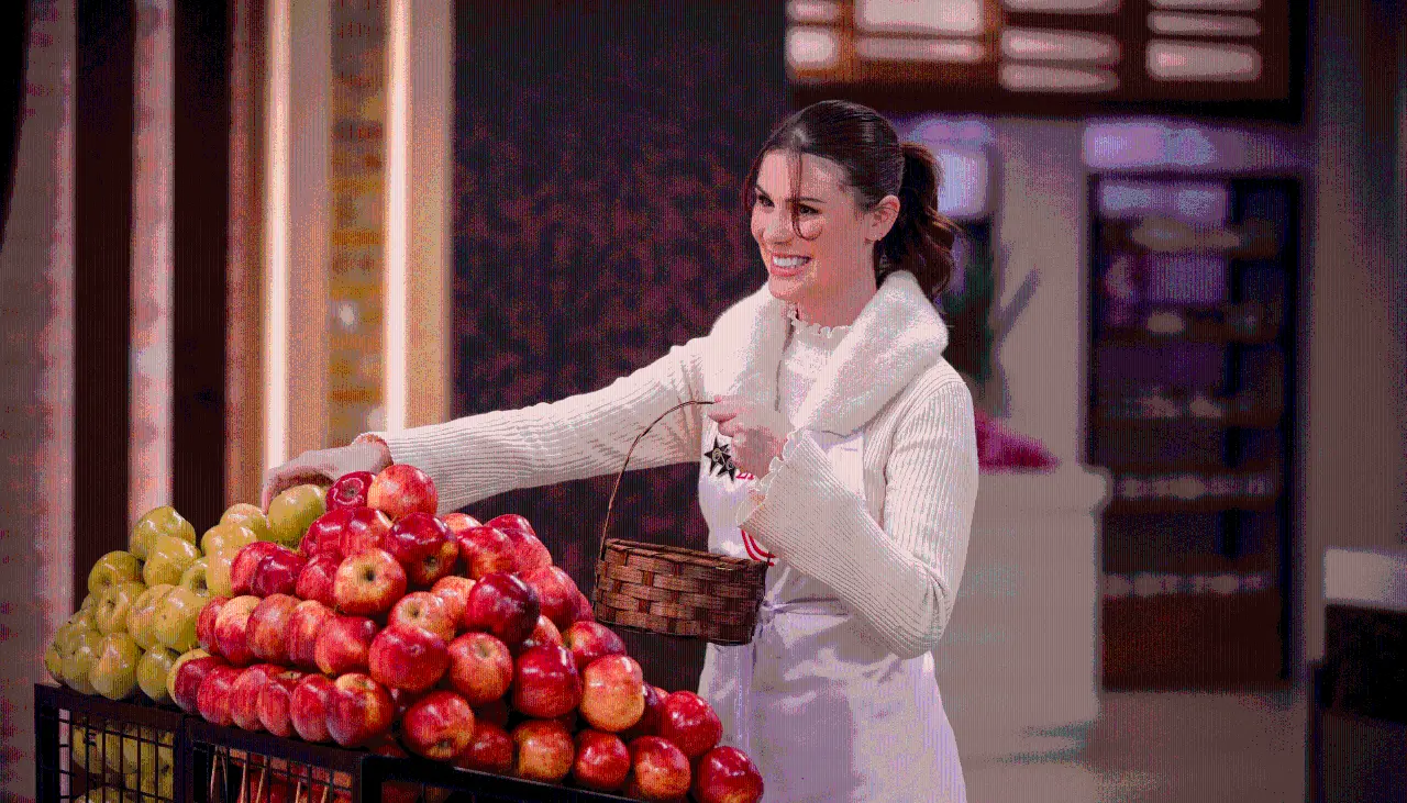La frustración de Lenka al elegir la manzana equivocada para la consigna 