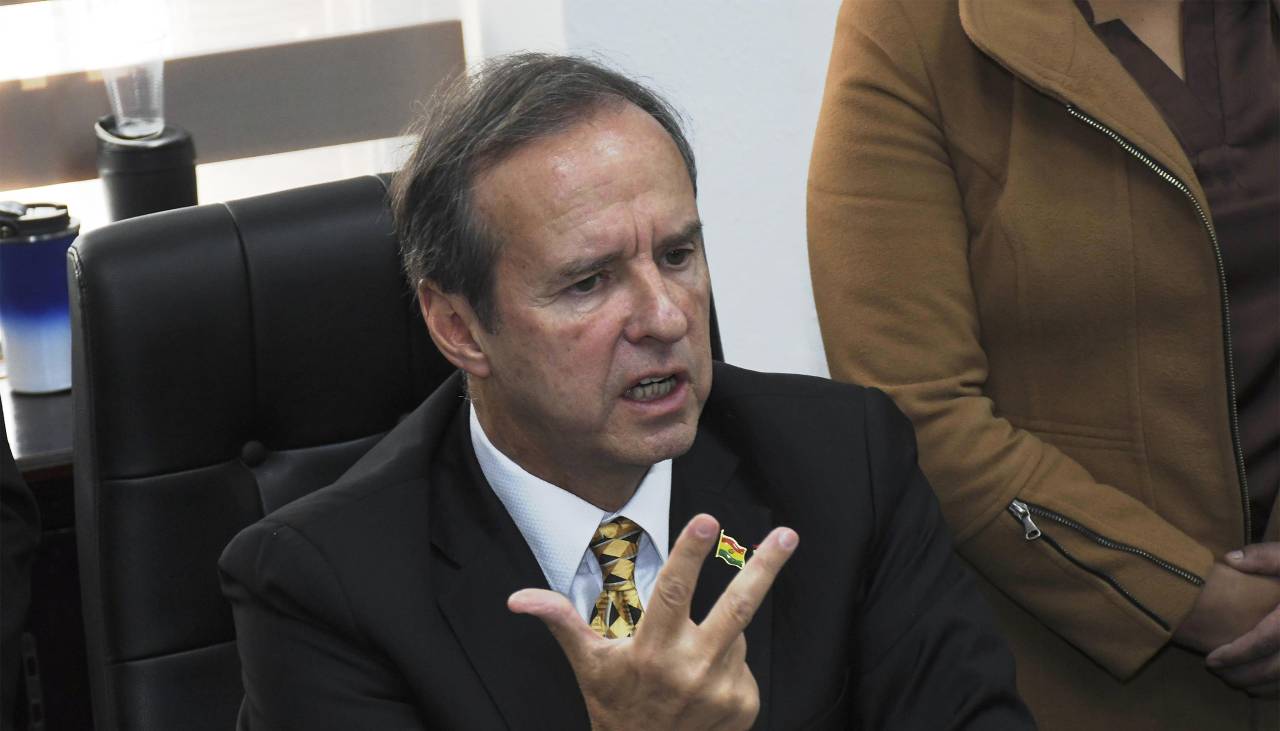Tuto sobre el diésel: “A la gente se le pide sacrificio, pero en el Gobierno sigue la viajadera, gastadera y disfrutadera” 
