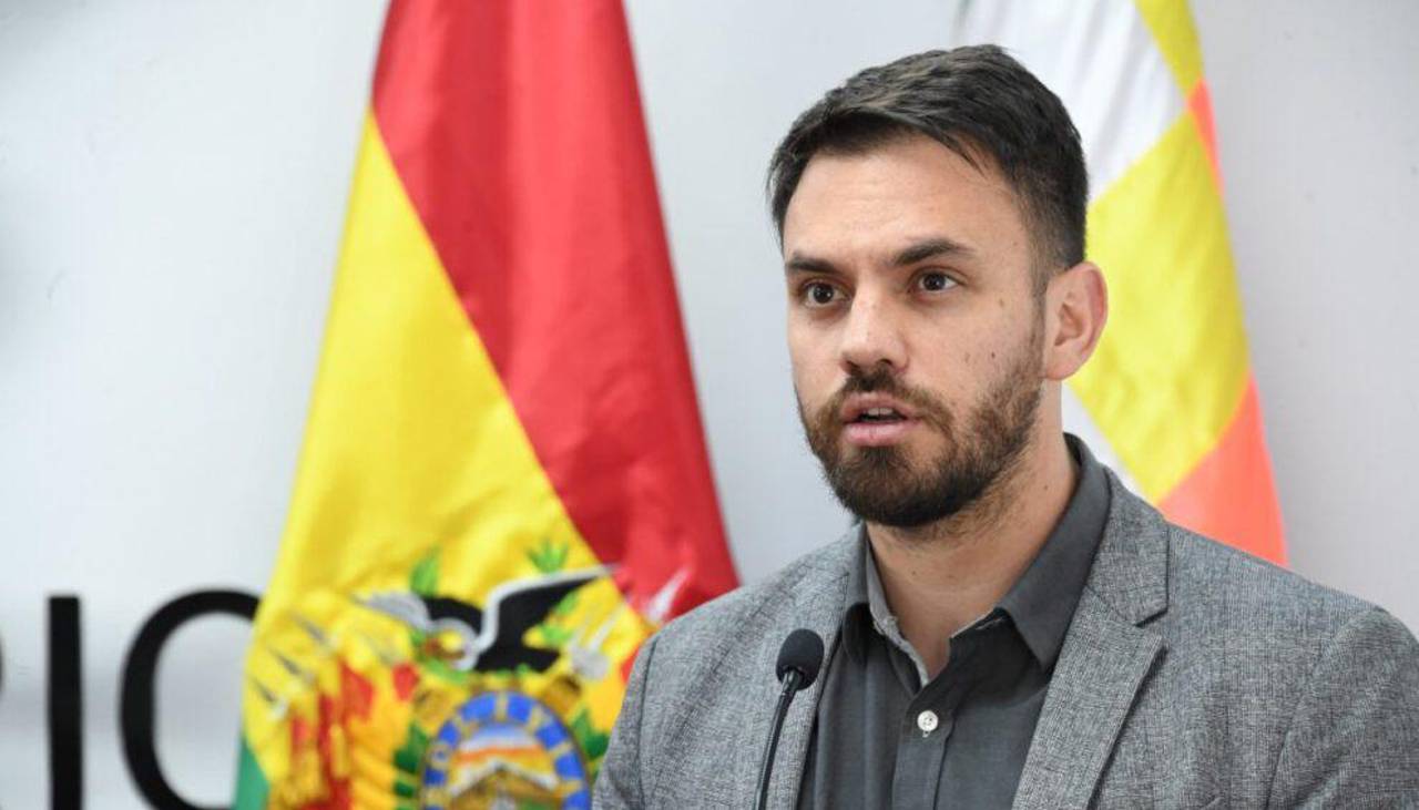 Del Castillo cuestiona una reforma constitucional: “No es venir a proponer 101 temas, así no funciona”