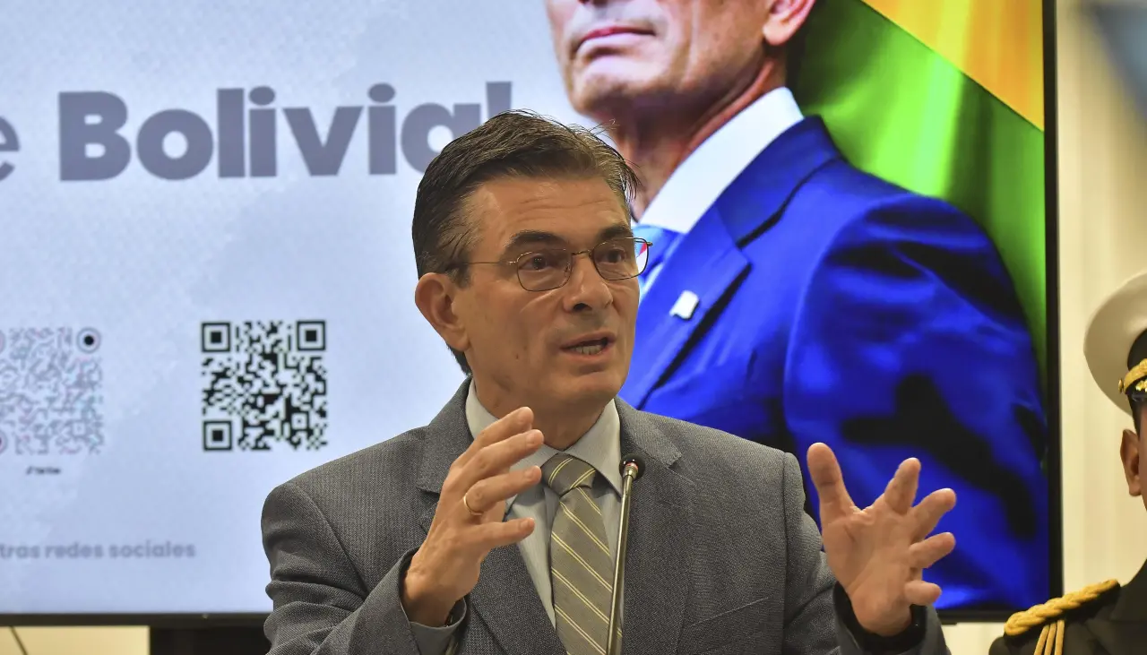 El presidente Paz se reúne con los alcaldes electos del país en la Casa Grande del Pueblo para trazar la ruta de las regiones