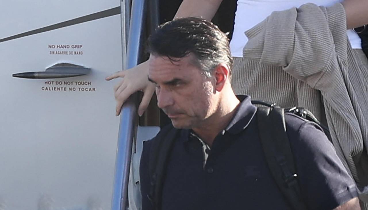 Videos: Así llegó Bolsonaro a EEUU; su periplo por Argentina y Ecuador para huir de Brasil