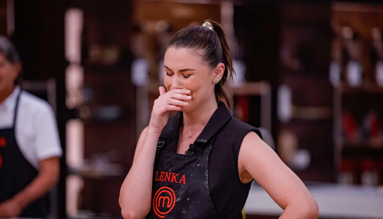 Lenka no se contiene y rompe en llanto 