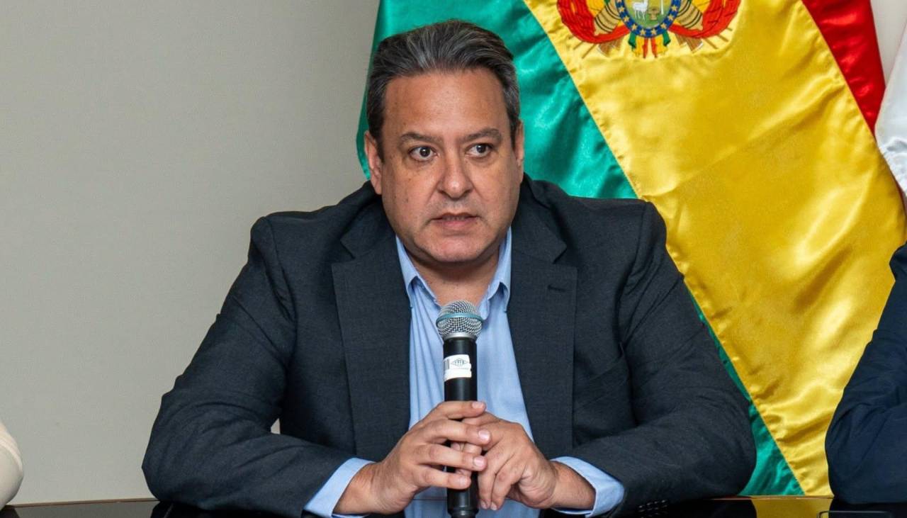 “Hasta mediados de la próxima semana deberíamos estar en condiciones más normales”, dice el presidente de YPFB sobre el combustible