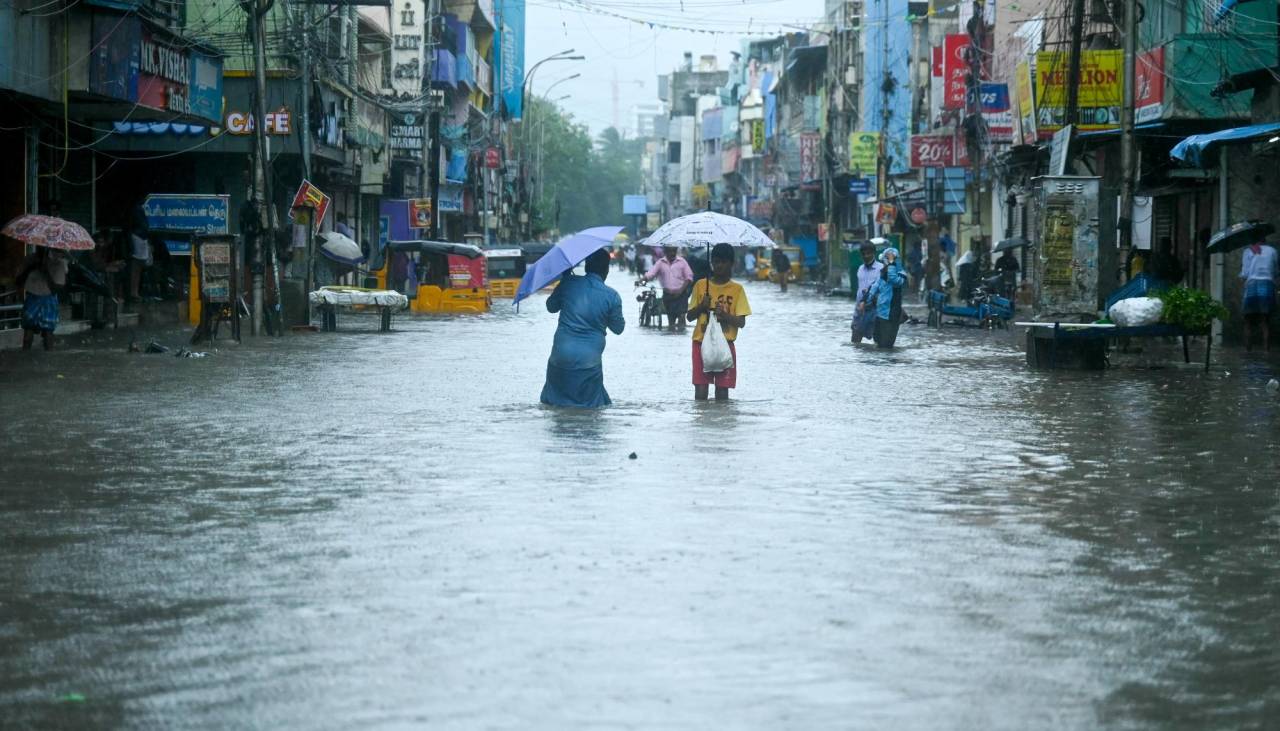 Un fuerte ciclón Fengal deja 20 muertos en Sri Lanka y en India