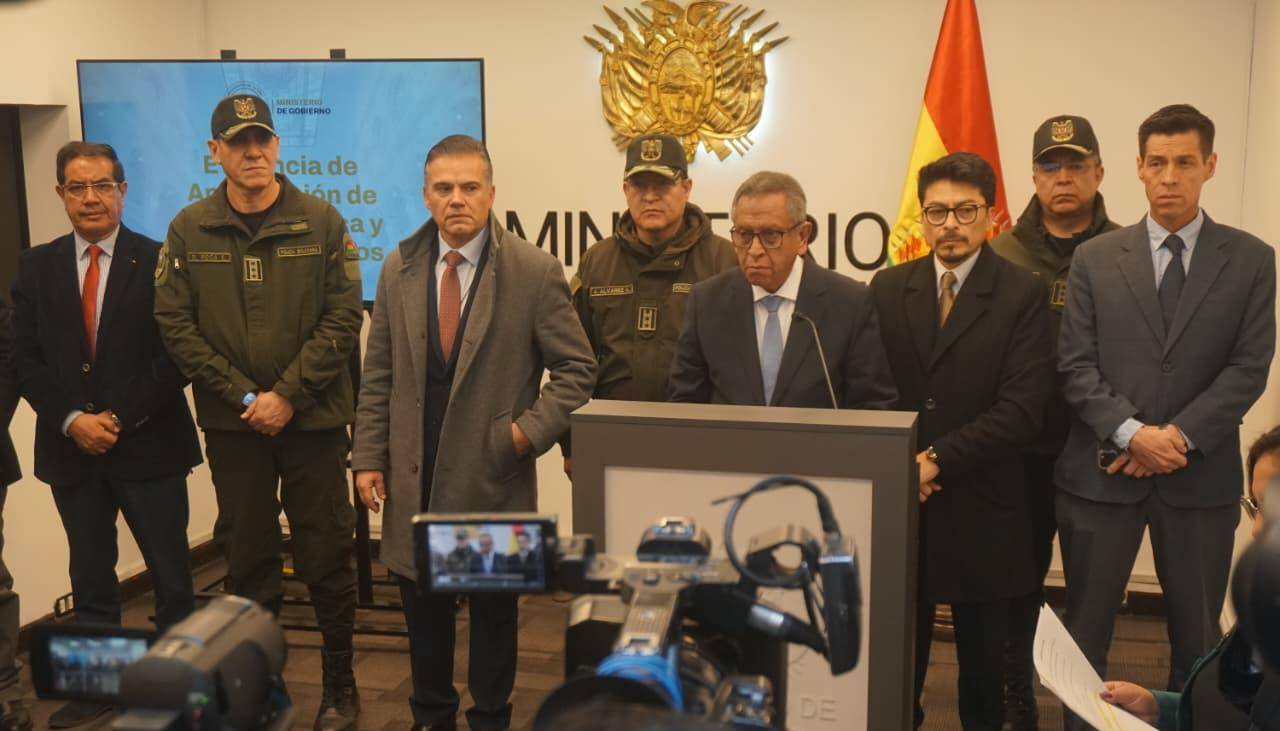 El Gobierno no reconoce a Luis Montaño como fiscal general; la nueva autoridad se elegirá en el Legislativo, anuncia Oviedo