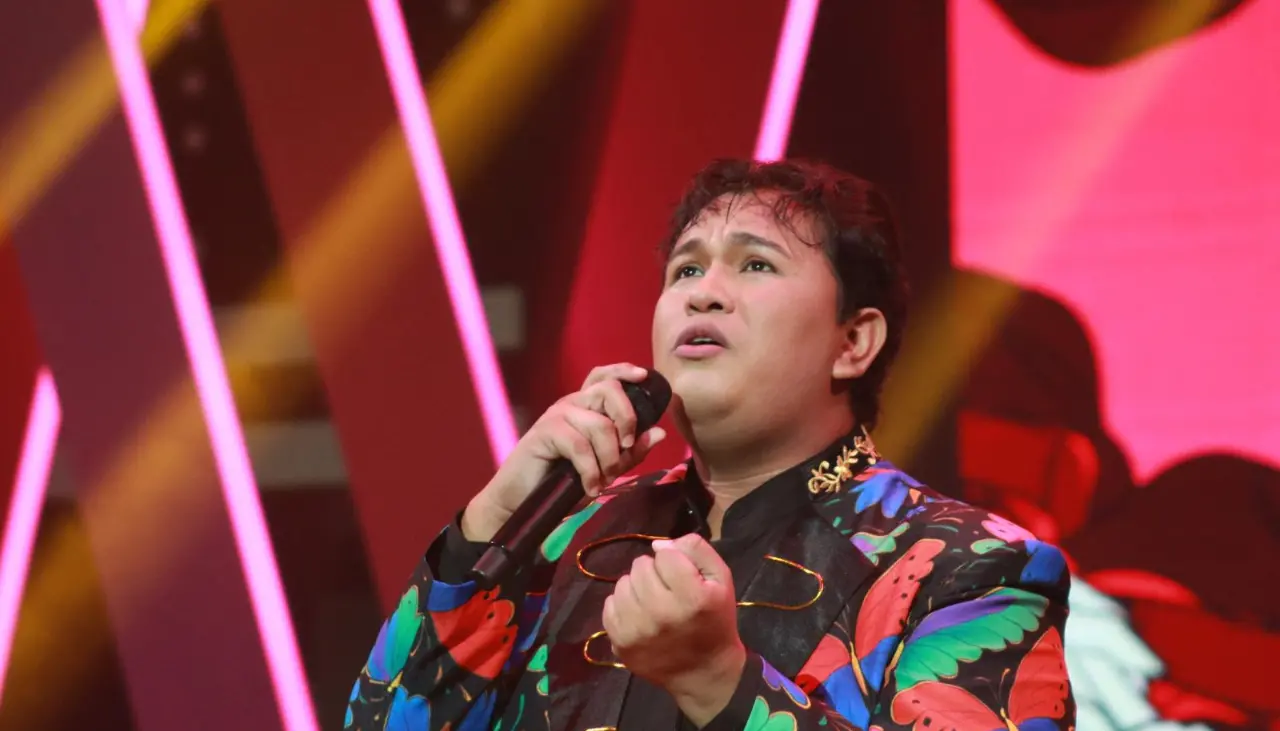 Juan Gabriel tenía la canción para estremecer al público y no lo logró 