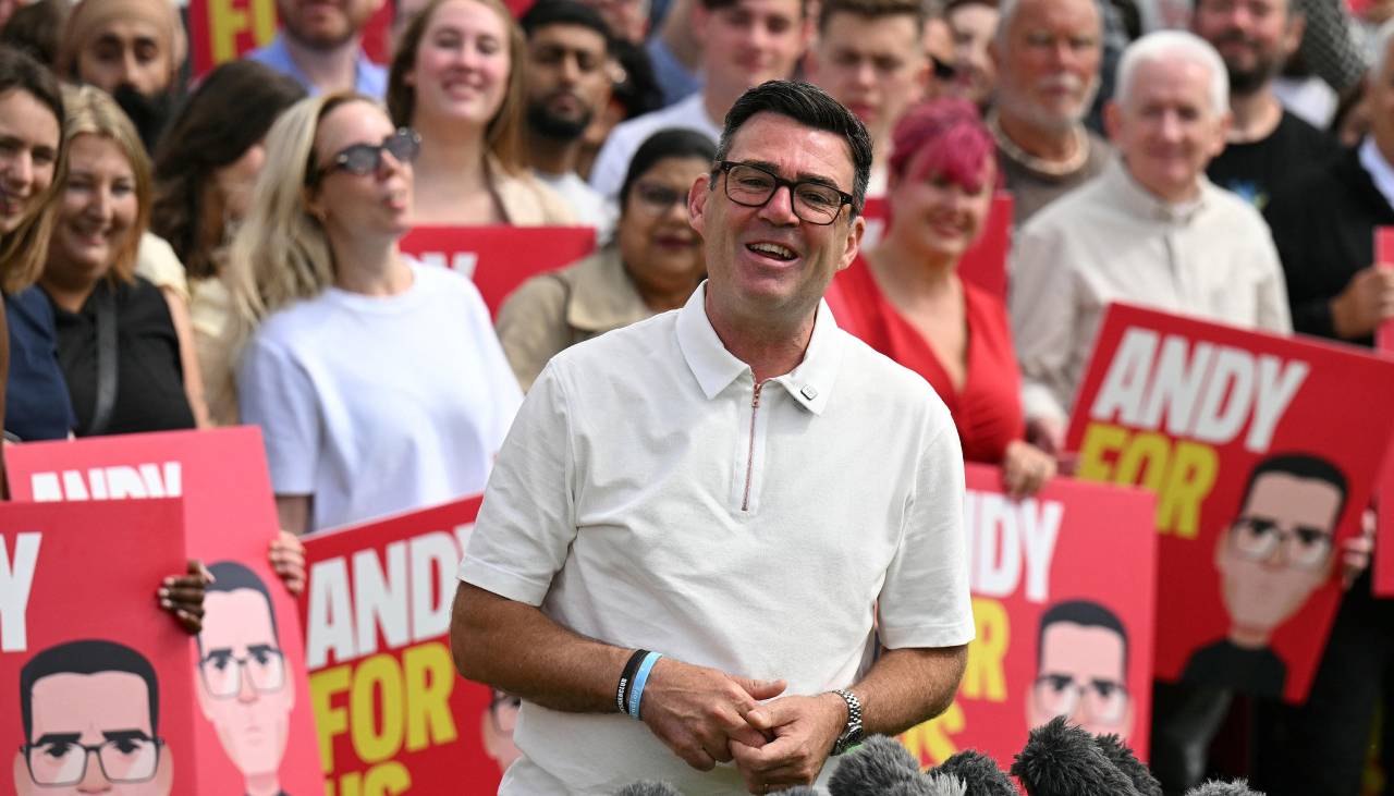 Andy Burnham es nombrado nuevo líder laborista y será designado primer ministro británico el 20 de julio