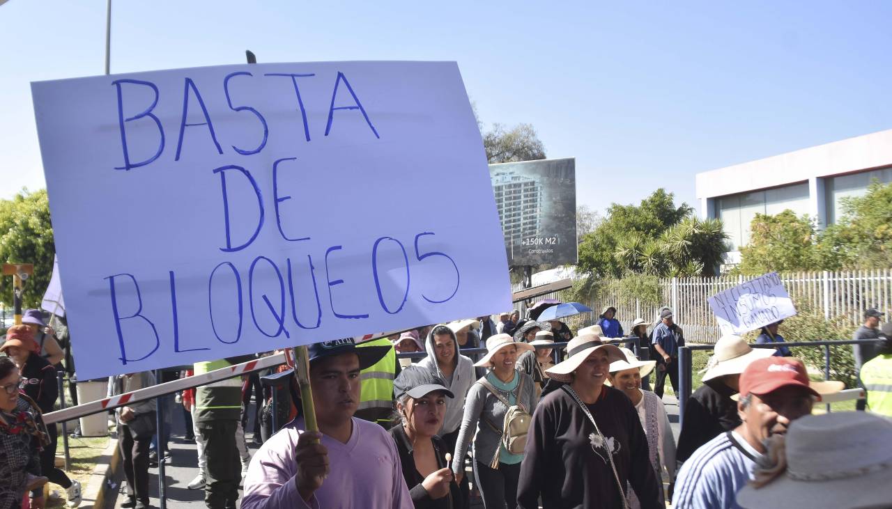 Bolivia sufre 50 días de bloqueos y se registran 41 rutas cortadas en cinco departamentos