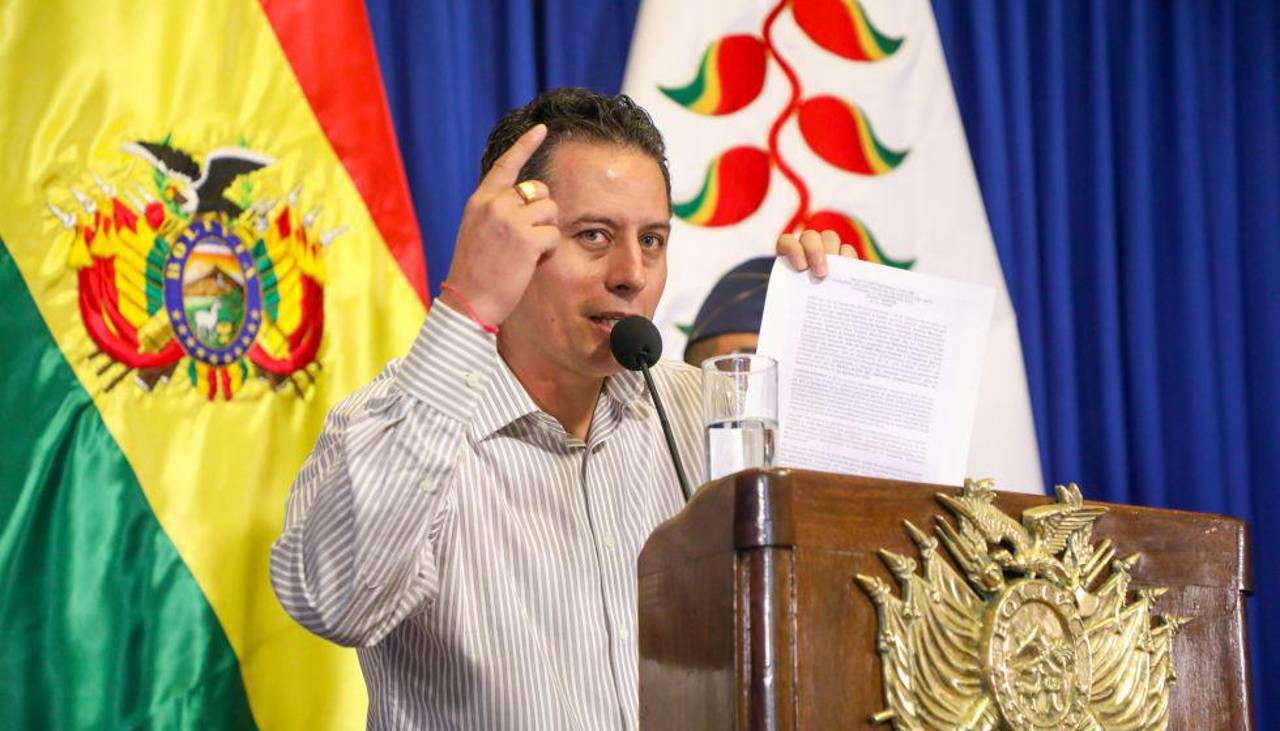 Lara critica a Camacho y pide elegir a nuevas autoridades en Santa Cruz en las subnacionales