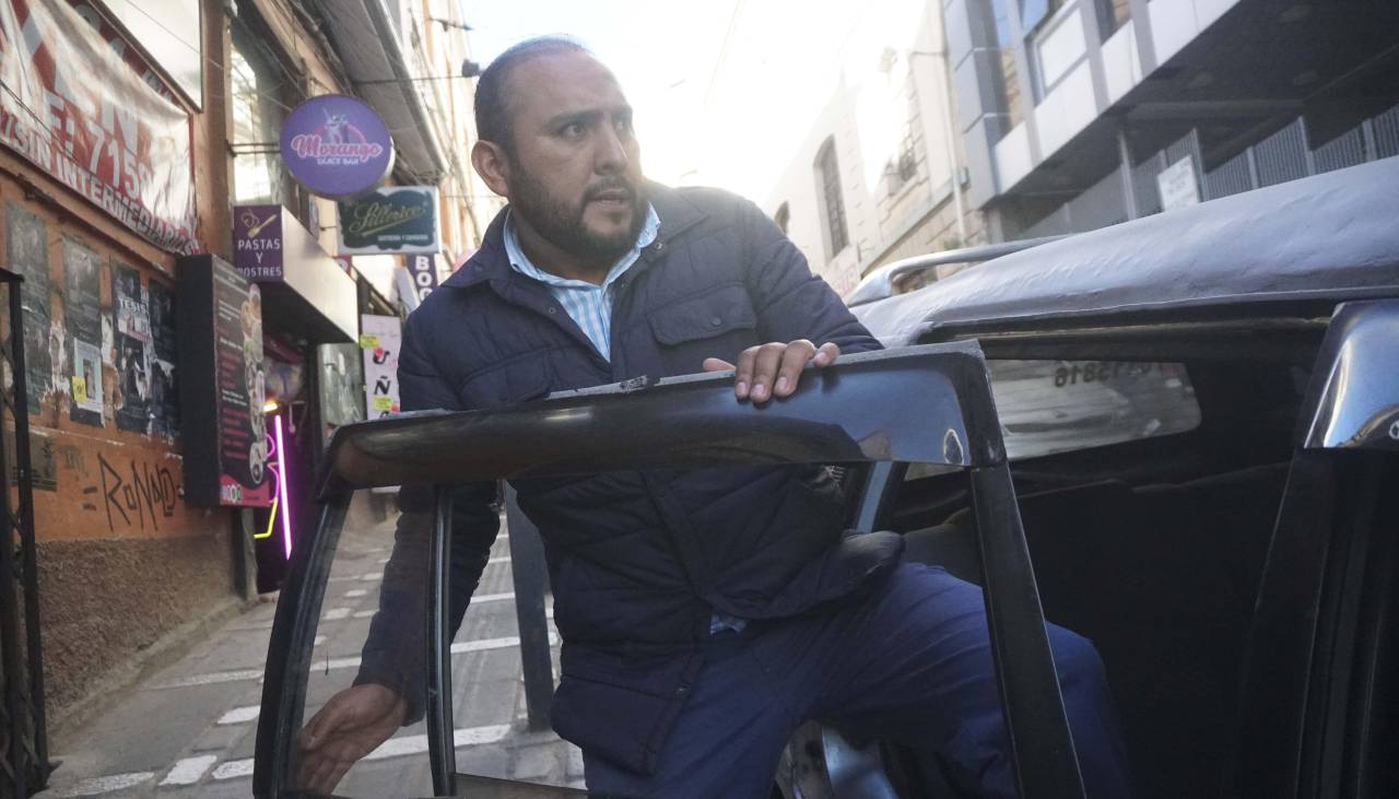 Caso toma militar: “Estamos prestos para aportar en el esclarecimiento de la verdad”, dijo Ríos a su llegada al juzgado