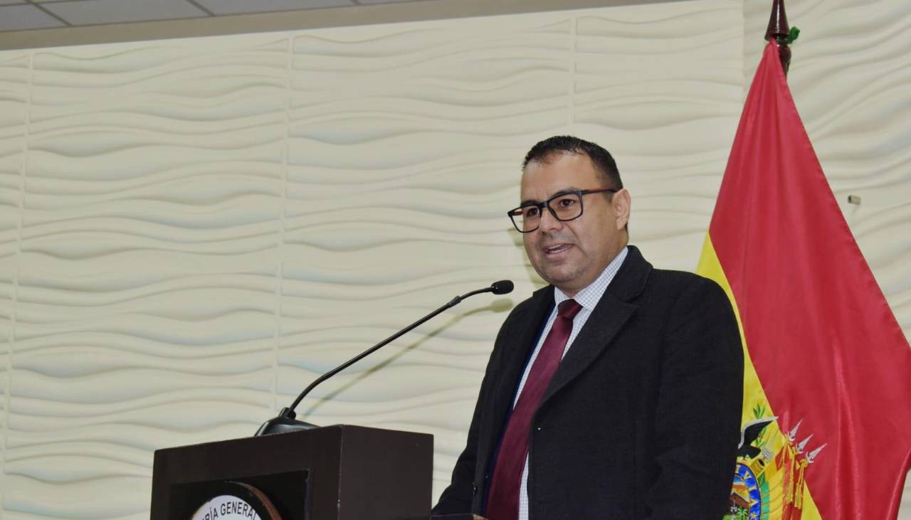 Roger Marcelo Longaric jura como subprocurador de Defensa y Representación Legal del Estado