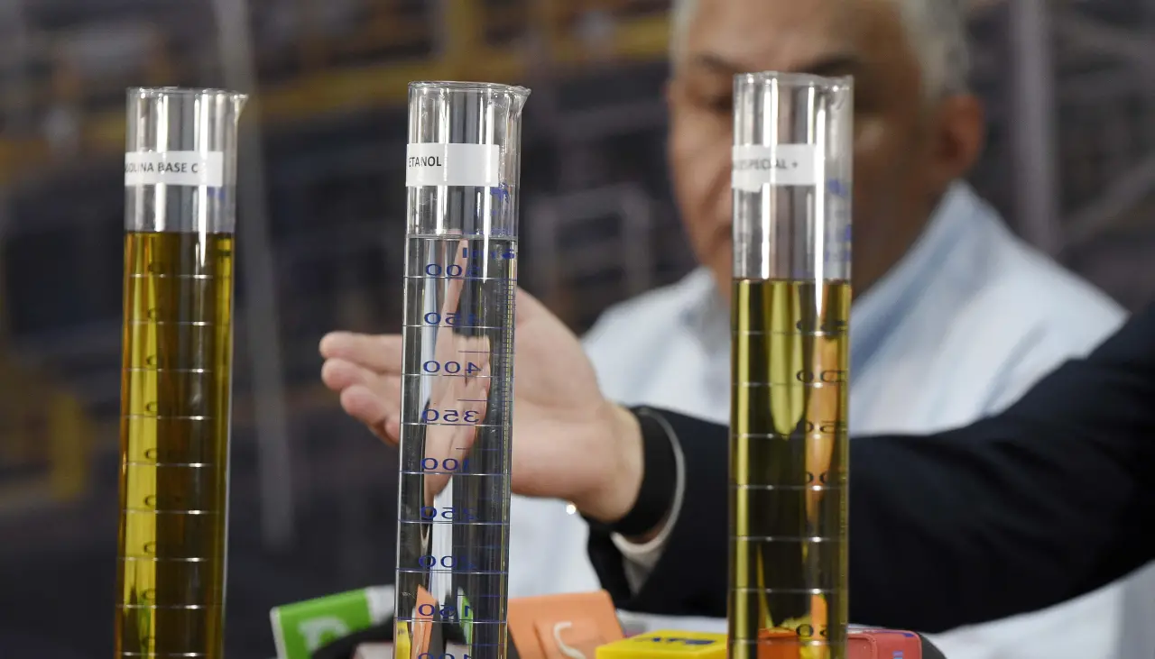 ¿Qué aditivos debe tener la gasolina para mejorar su calidad? Esto dice un experto 