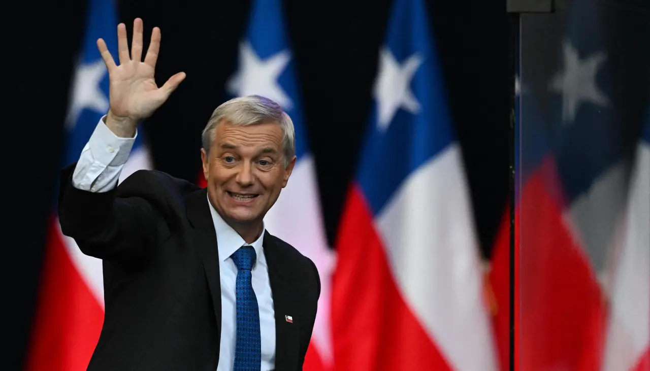 El derechista José Antonio Kast gana las elecciones en Chile, según medios chilenos