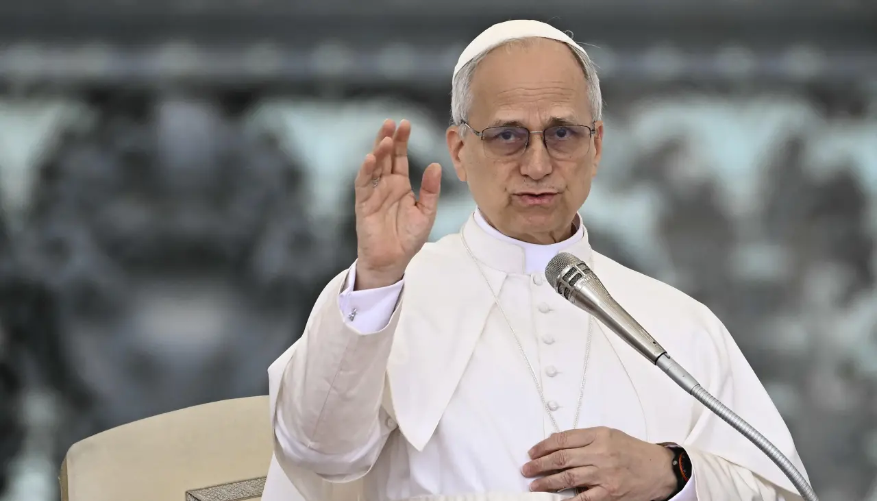 León XIV pide dejar entrar una “ayuda humanitaria digna” en Gaza