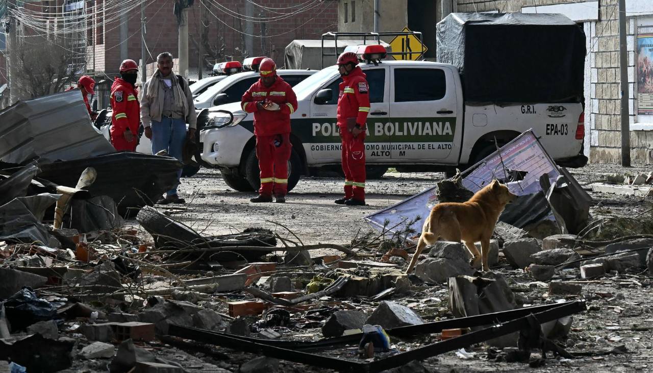 Viacha: Lara dice que antes de las explosiones un sargento y 10 soldados ingresaron con escobas a limpiar