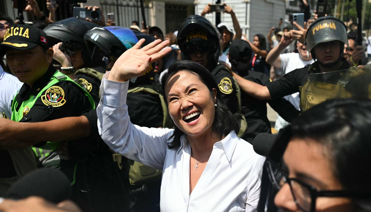 Presidenciales en Perú avanzan tras incidentes, con Fujimori a la cabeza en conteo preliminar