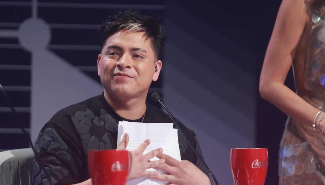 Luis Vega recibe una conmovedora carta de una niña con una canción