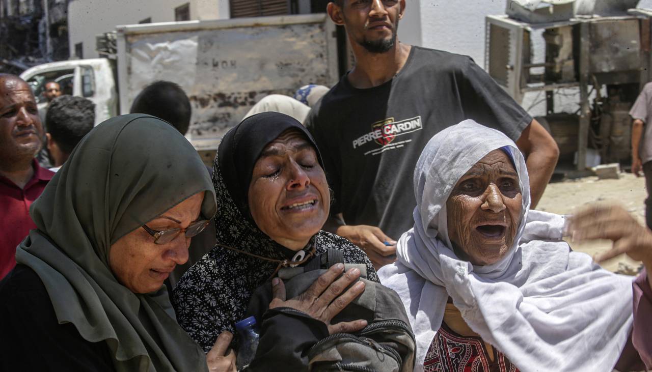 Israel mata a 30 personas en nuevos ataques aéreos y de artillería contra Gaza