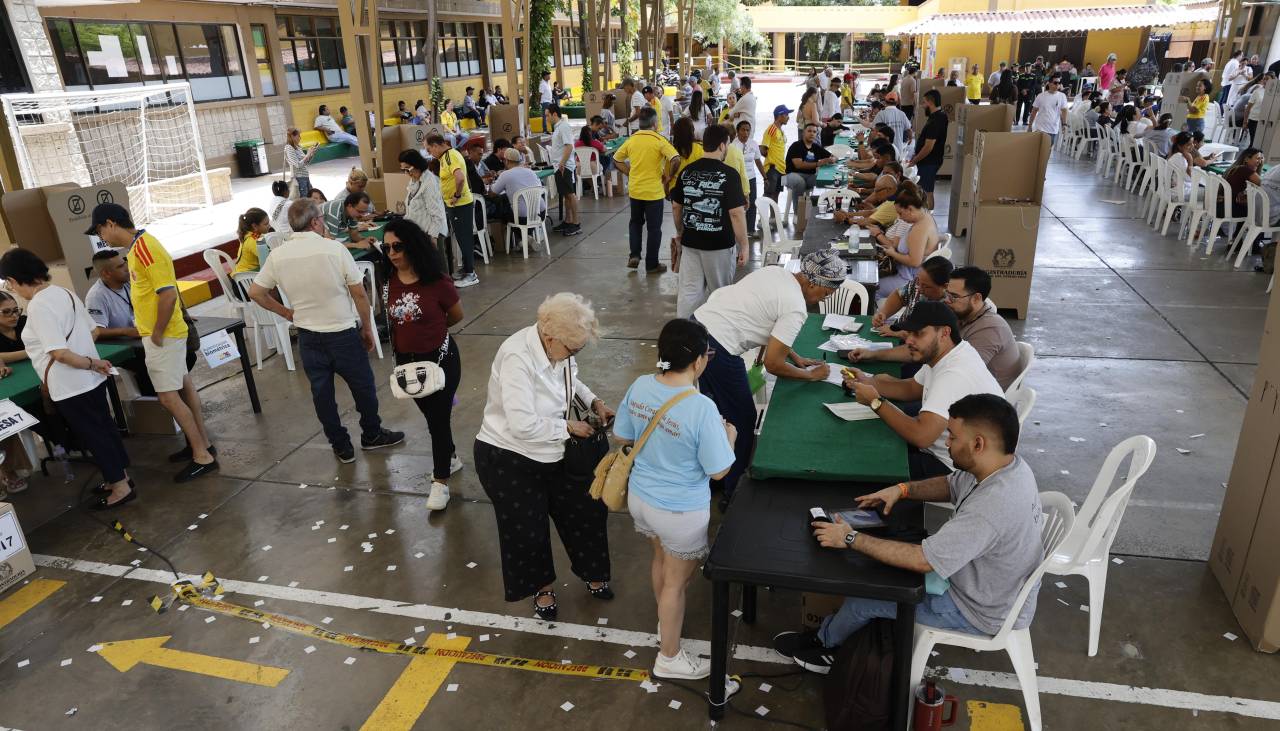 Recta final del balotaje en Colombia: ¿De la Espriella o Cepeda?