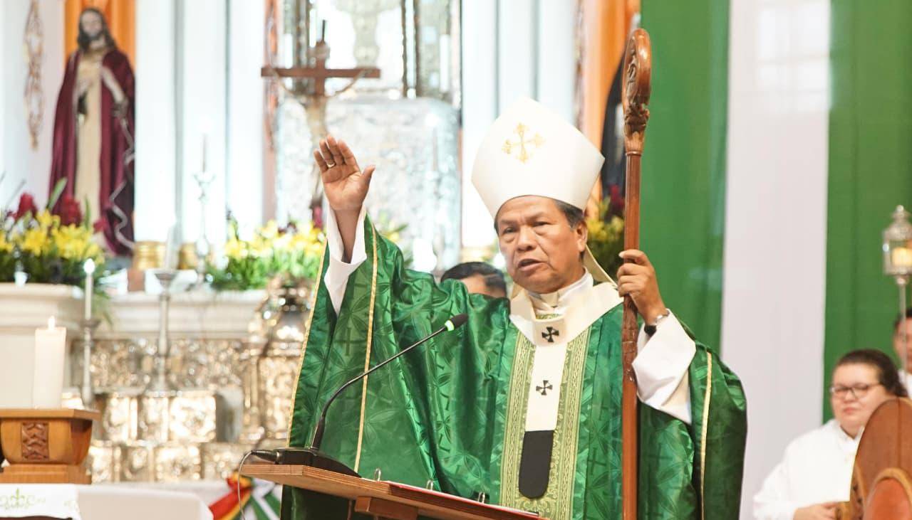 “Estamos como en un hoyo”: El Arzobispo de Santa Cruz pide acudir a Dios y habla de la IA