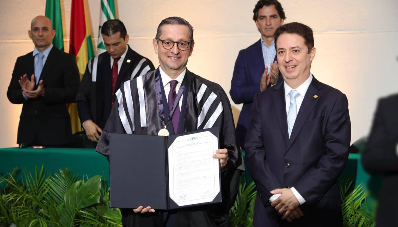 Oscar Ortiz Antelo asume como rector de la Universidad Privada de Santa Cruz de la Sierra (UPSA)