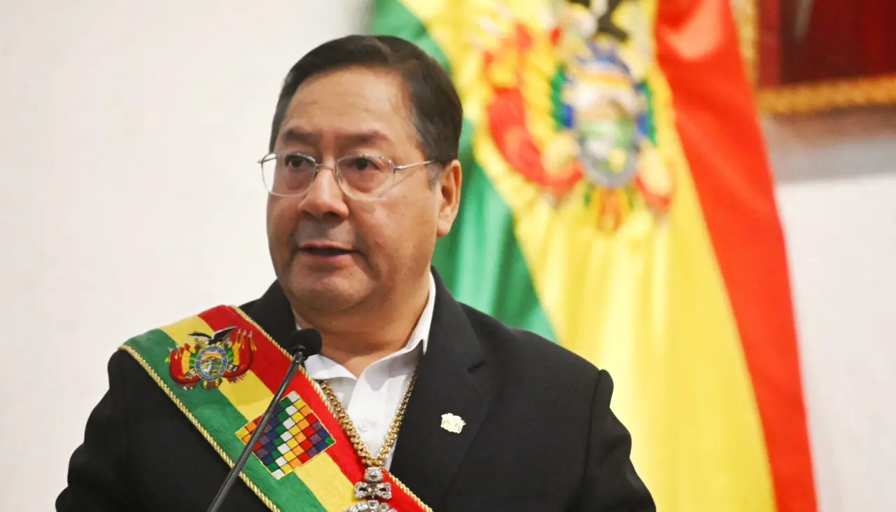 Diputado dice que vio “cabizbajo” a Arce en reunión de la bancada arcista del MAS