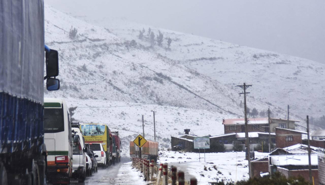 Nevadas y riesgo de desbordes activan alertas en cuatro departamentos