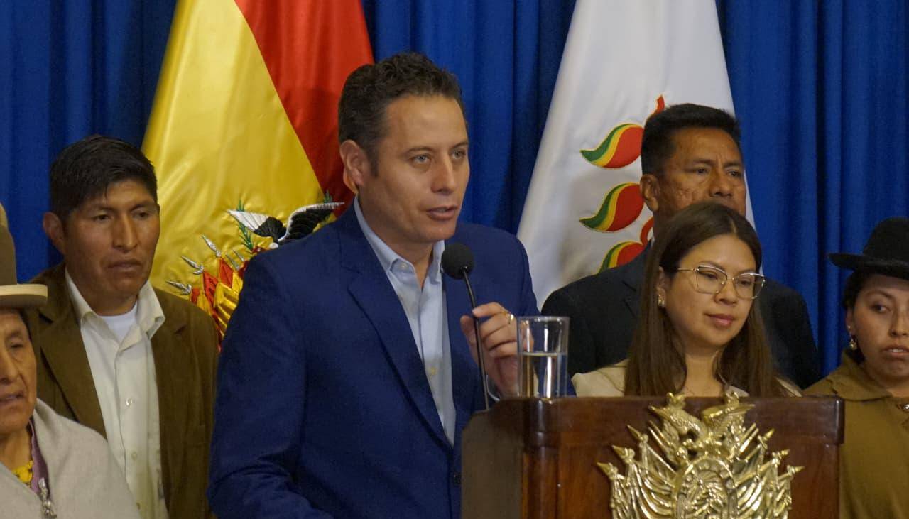 “Que me convoque, estoy abierto al diálogo”, dice Lara ante anuncio de reunión con Paz