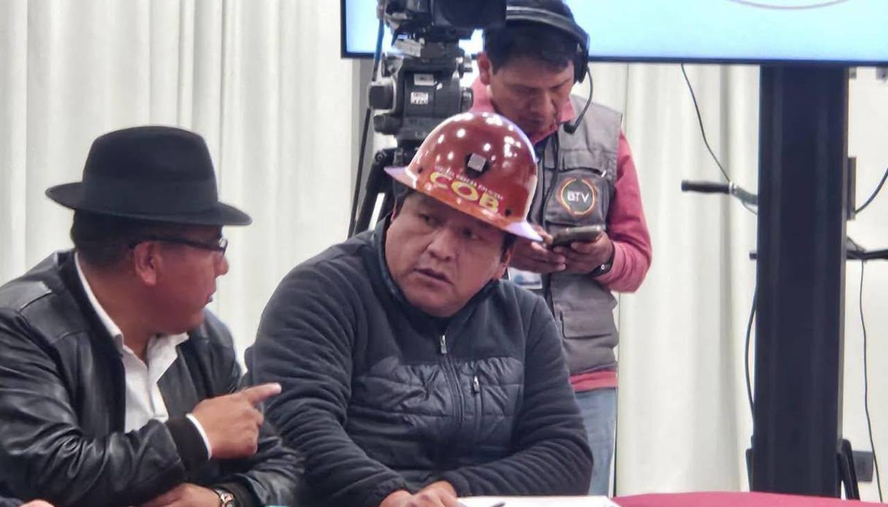 “A partir de este momento, se están levantando las medidas de presión”, dice Argollo, máximo dirigente de la COB