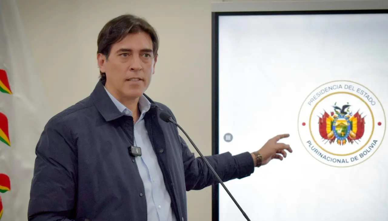 Gobierno convoca a reunión a la Confederación de Choferes para el lunes 