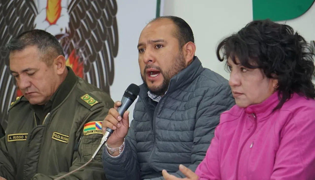 Gobierno dice que avión con militares venezolanos solo llegó para las fiestas patrias y ya retornó a su país