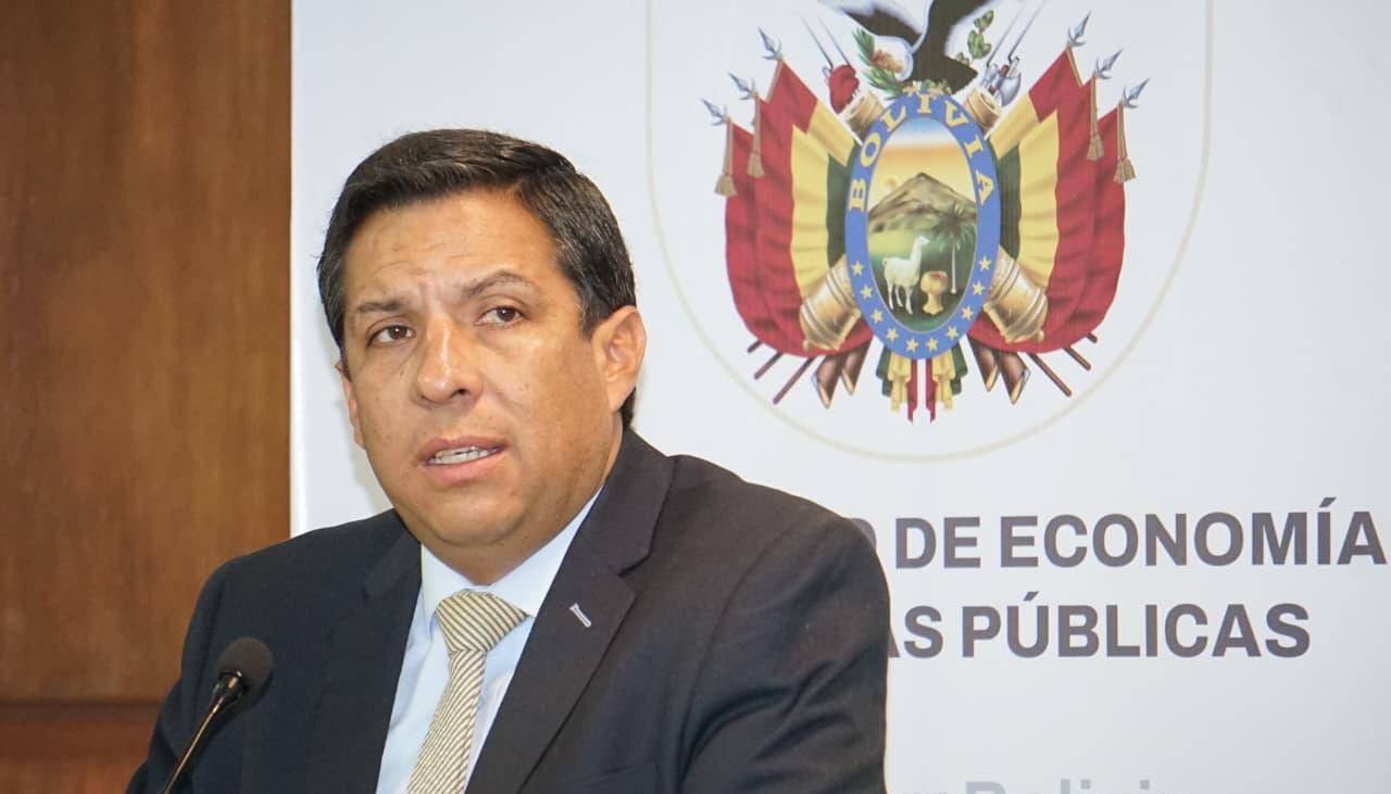 Posesionan a Carlos Gonzalo Jáuregui Cisneros como nuevo director de la Unidad de Investigaciones Financieras