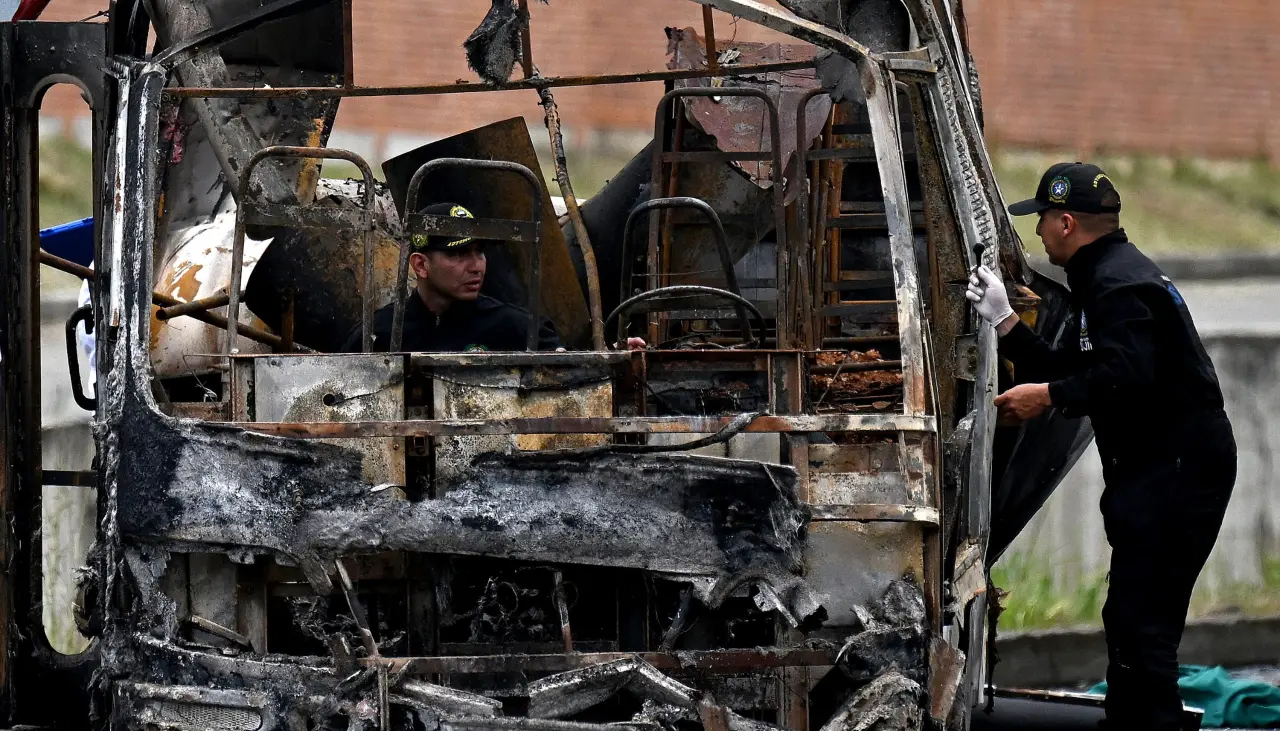 Sube a 14 el número de muertos y 38 heridos por ataque en la Vía Panamericana en Colombia