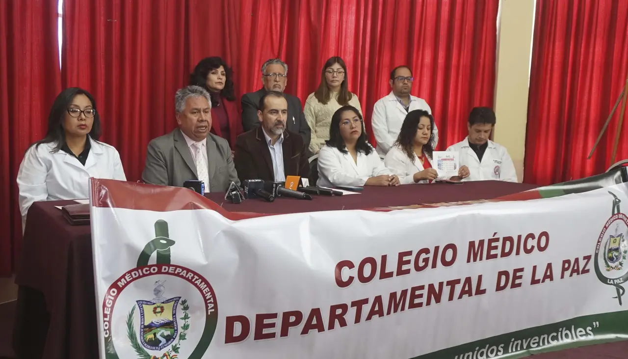 Colegio Médico de La Paz anuncia querella contra promotores de bloqueos por la escasez de alimentos y oxígeno