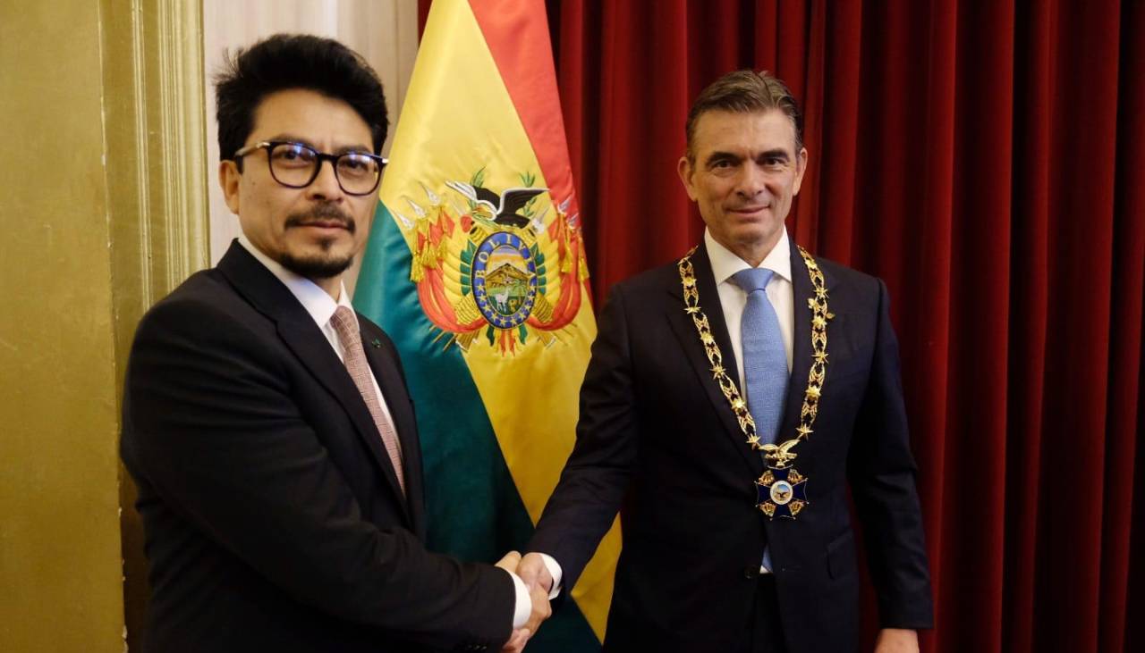 Rodrigo Paz recibe la condecoración del Cóndor de los Andes en el grado de Gran Collar