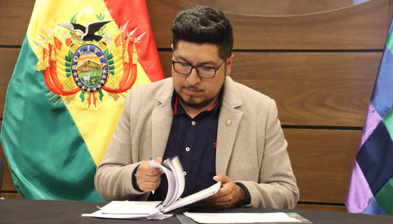 Presidente de Diputados convoca a reunión de bancadas para buscar soluciones a la crisis